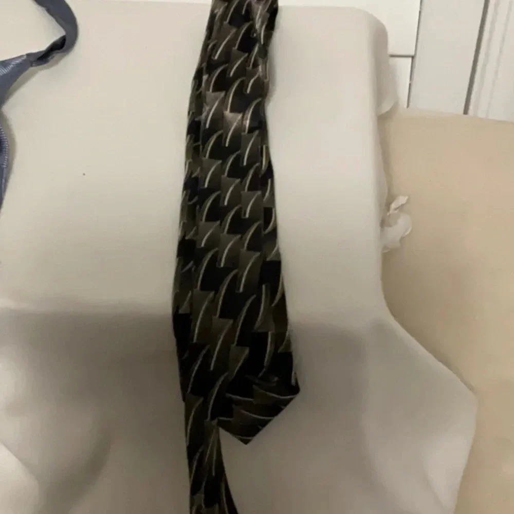 BOY’S Neckties - Picture 5 of 6